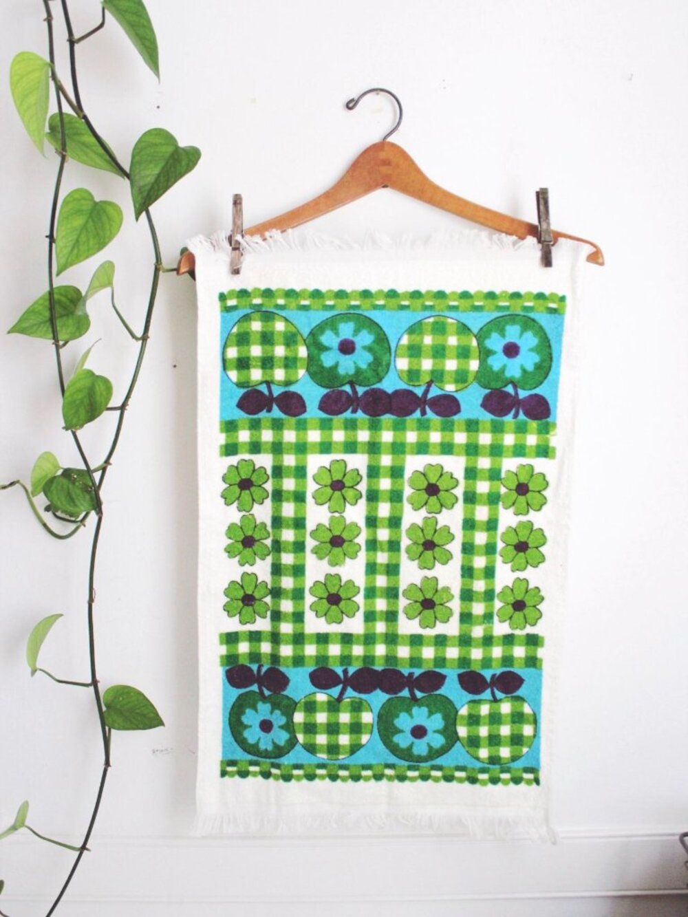 Vintage 70s Cannon Terrycloth Kitchen Dish Hand Towel Retro Mod Apple Gingham